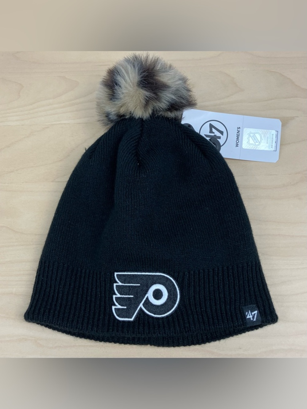 47 Brand Philadelphia Flyers NHL Women’s Winter Pom Beanie Hat Black Logo NWT!